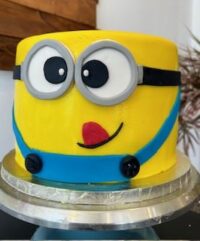 Minion cake